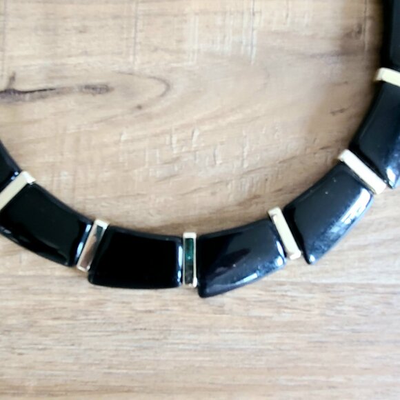 Vintage 1980s plastic black and gold necklace/choker. - Picture 3 of 7